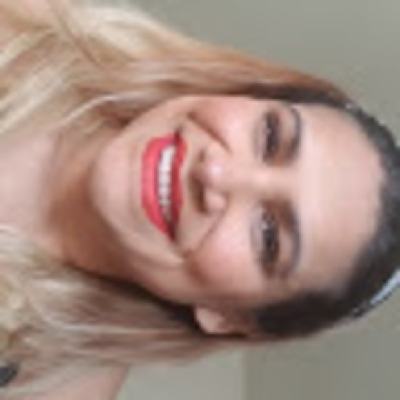 Meet your Posher, Erica - Picture 1 of 1